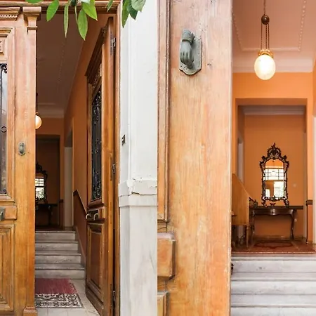 Acropolis Traditional House *