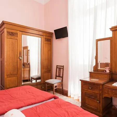 Acropolis Traditional House * Athens